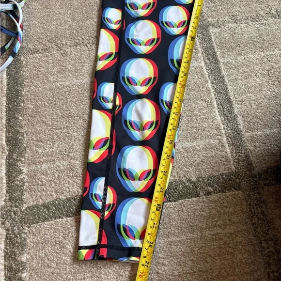 Constantly Varied Gear (CVG) leggings with pockets, sports bra, trippy alien - Picture 9 of 11